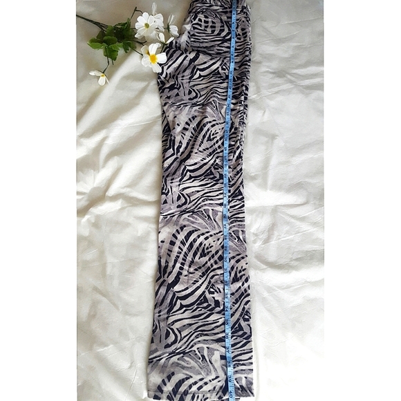 DKNY Denim🌾Vintage🌾Zibra Print Jeans Pants| High Rise| Straight Leg - Picture 6 of 9